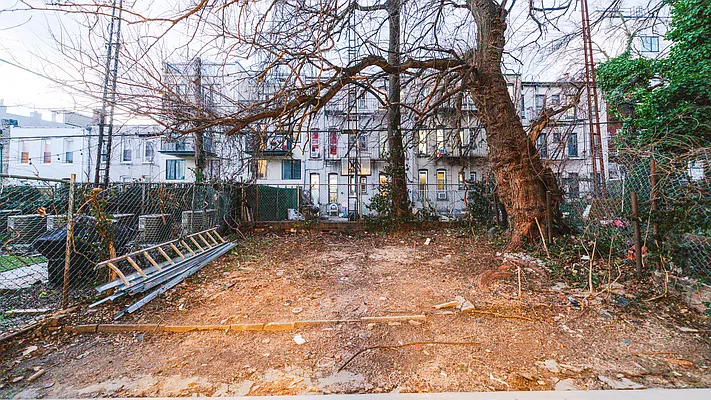 Rented by Nooklyn NYC LLC | media 18