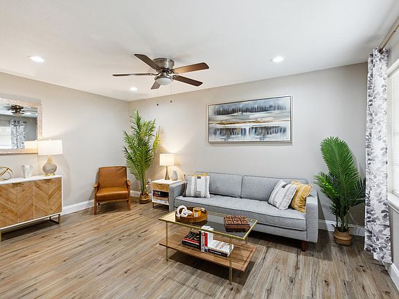 3rd image of 2924 Bluebird St #118