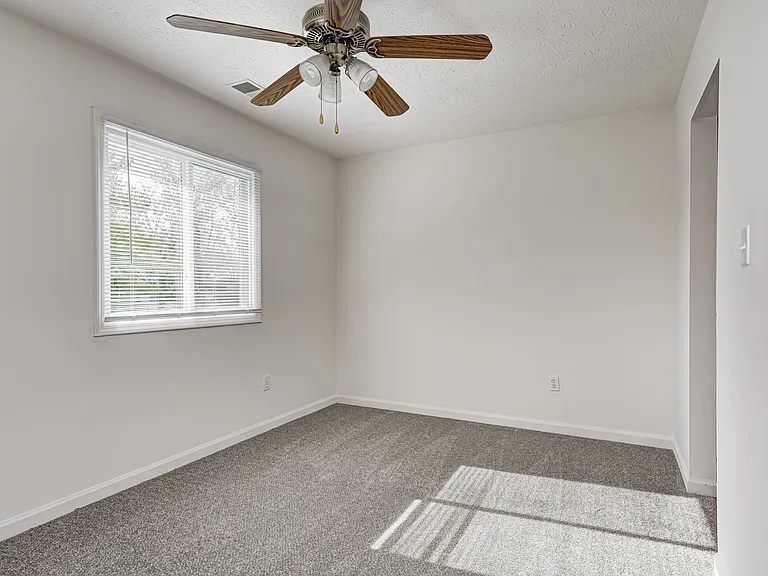 Greenfield Knoll Apartments — Photo 18