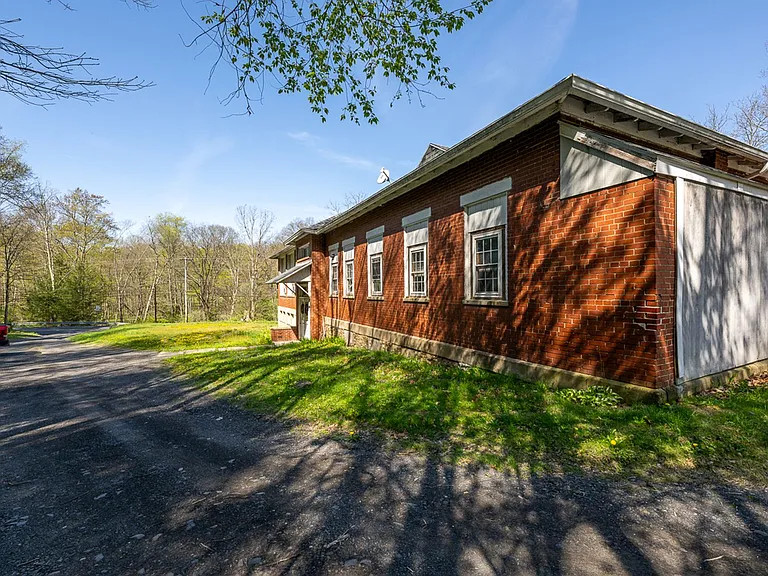 480 Spruce Hollow Rd — Photo 27