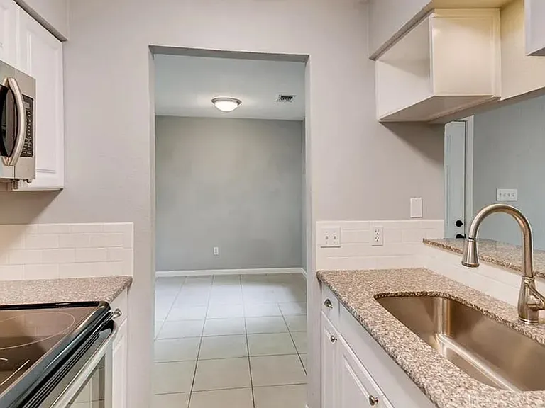 3815 Menchaca Rd #15 — Photo 8