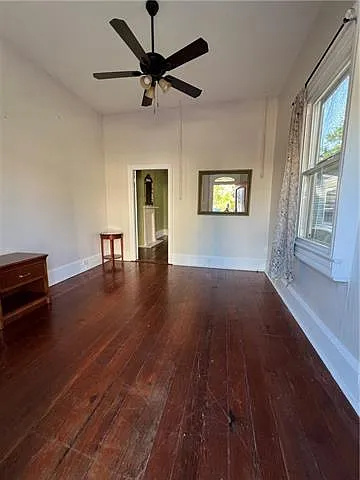 1033 Port St — Photo 3