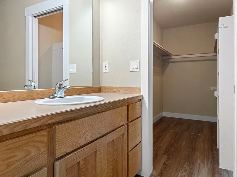 973 E Cascade Ave — Photo 9