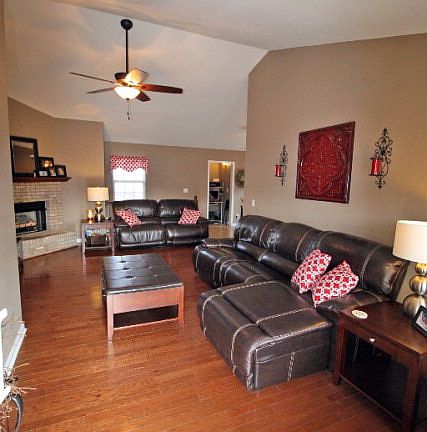 3rd image of 179 Melissa Dr