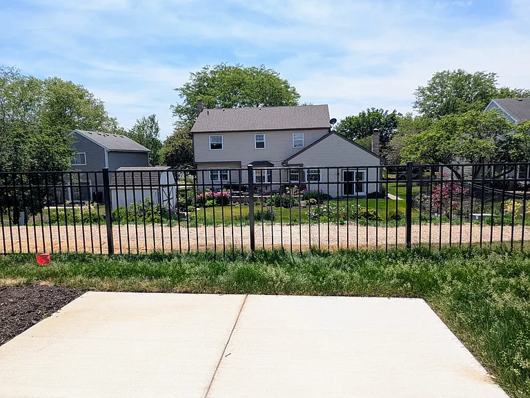 809 Lindsay Ln — Photo 20