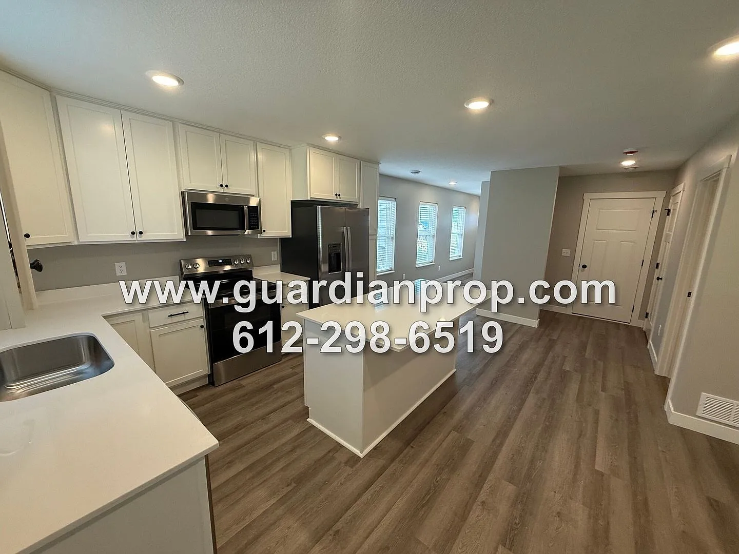 Luxury New Construction Townhouse, End Unit, Open Floor Plan, Loft Area, Large Primary Suite — Photo 4