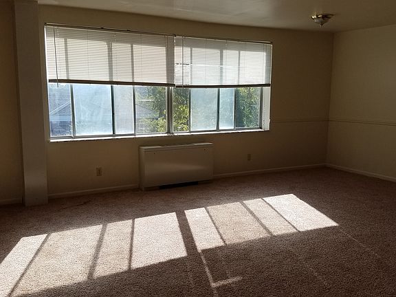 4th image of 1673 Cedar Ave APT 304