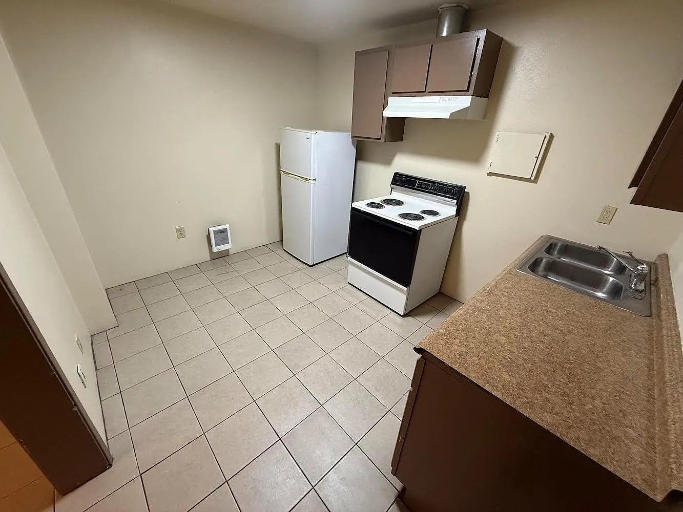 118 E 3rd St - Apartment 105 — Photo 3