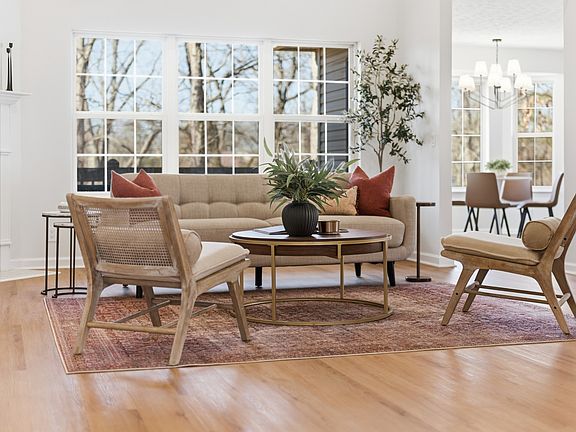 4th image of 828 W Nocturne Dr