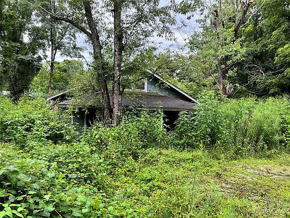 3rd image of 39 Johnson Dr
