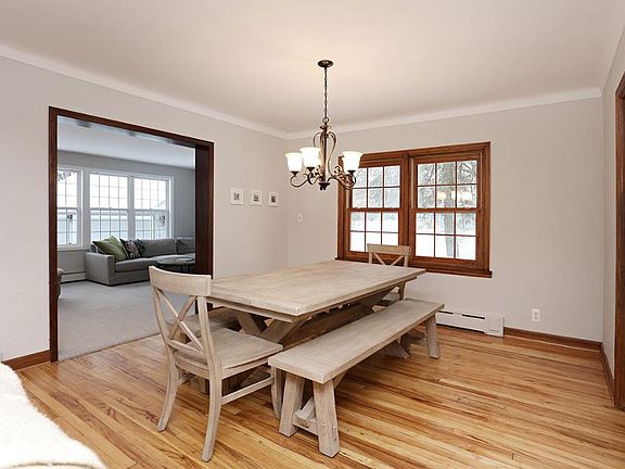 5th image of 995 William Ct