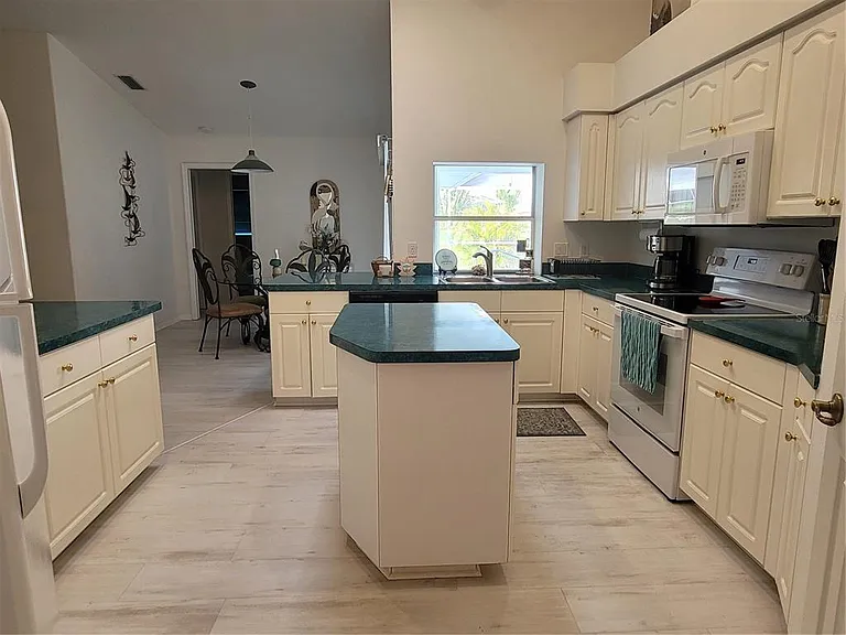 80 Mariner Ln — Photo 10