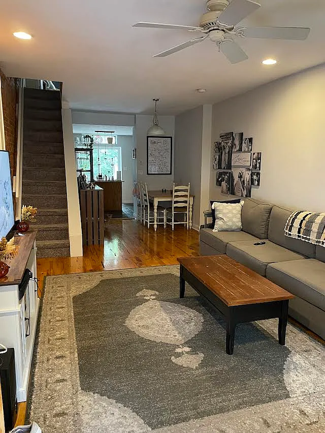 2 bed, 1064 sqft, $2,200 — Photo 3