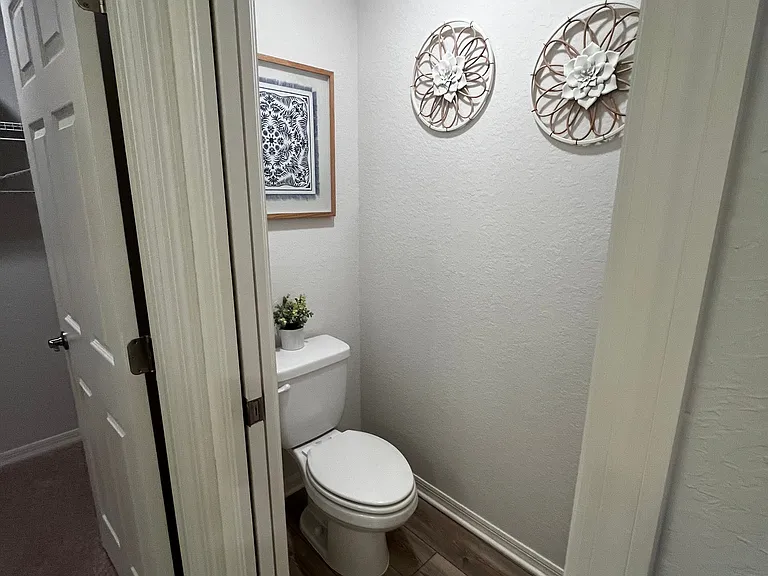 Toilet closet