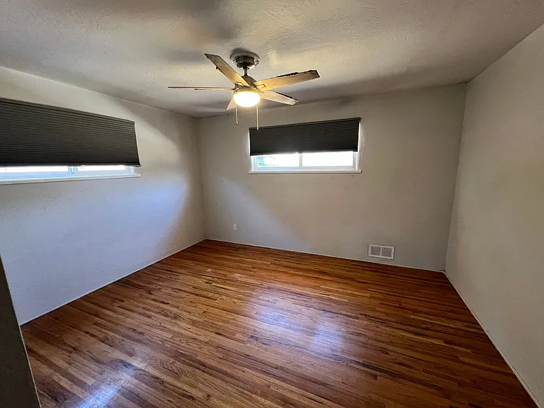 1109 Chama St NE — Photo 12