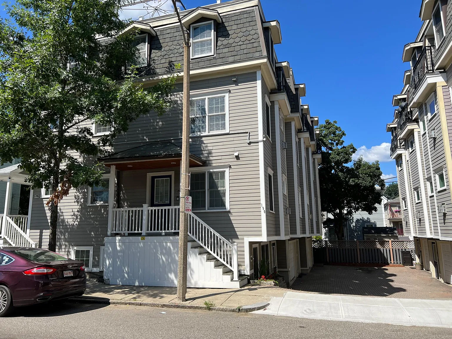 2 bed, 1.5 bath, 1000 sqft, $3,200 — Photo 3