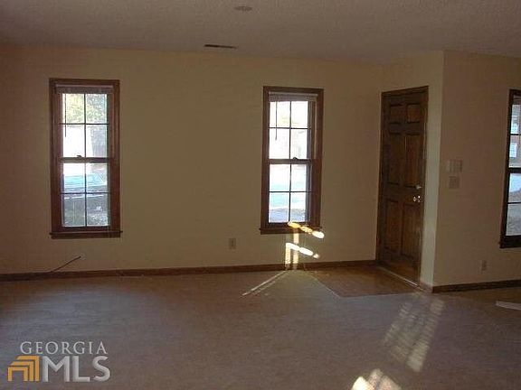 4th image of 176 Tall Timber Ct