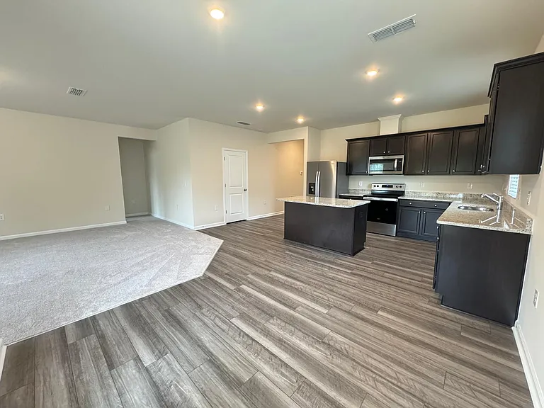 512 Campbell Rdg — Photo 5