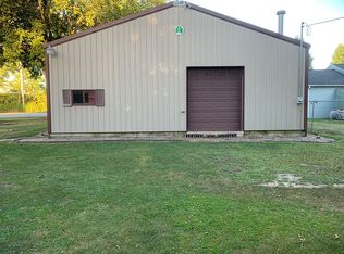 1204 Coyne Center Rd, Milan, IL 61264