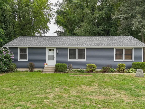 66909 Lakeland Ave, Dowagiac, MI 49047