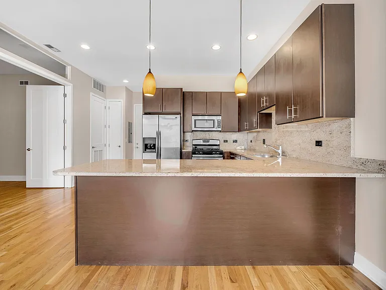 2024 N California Ave #2D — Photo 4