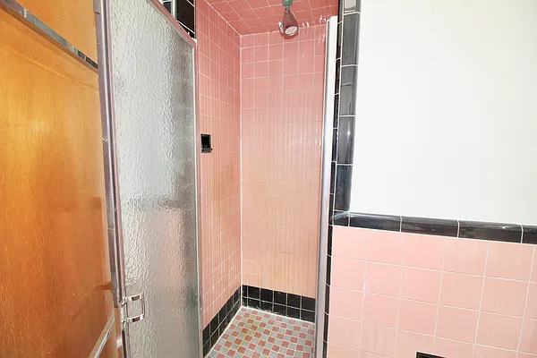 Rented by Realty Nerd | media 10