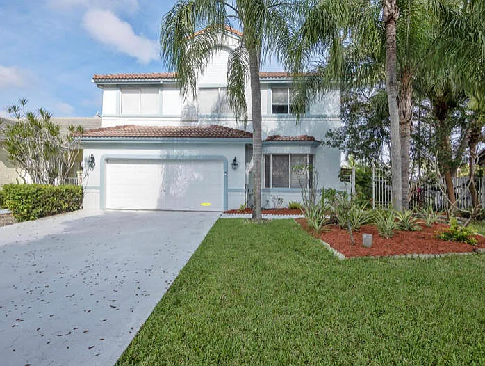 4 bed, 2.5 bath, 2768 sqft, $4,890 — Photo 1