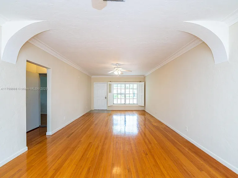 9441 Byron Ave — Photo 14