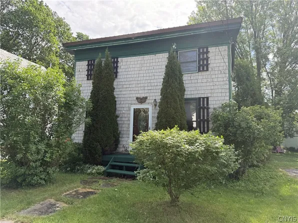 17 Park St, Richfield Springs, NY 13439