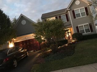 121 Old Post Rd, Oswego, IL 60543