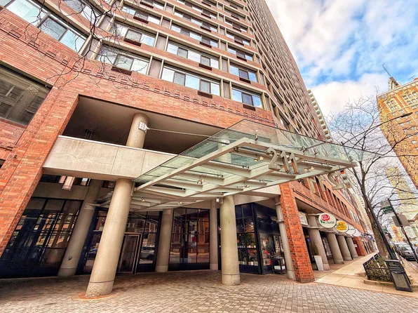 211 E Ohio St #2312, Chicago, IL 60611