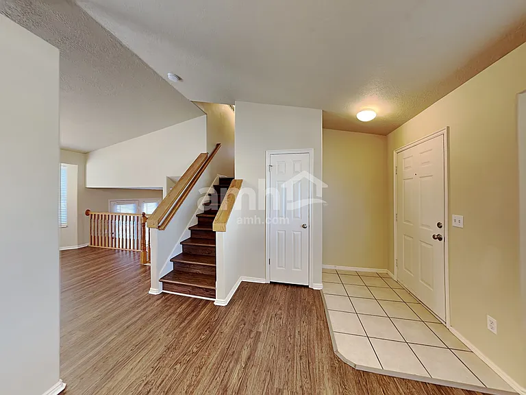 816 N Crimson Ln — Photo 7