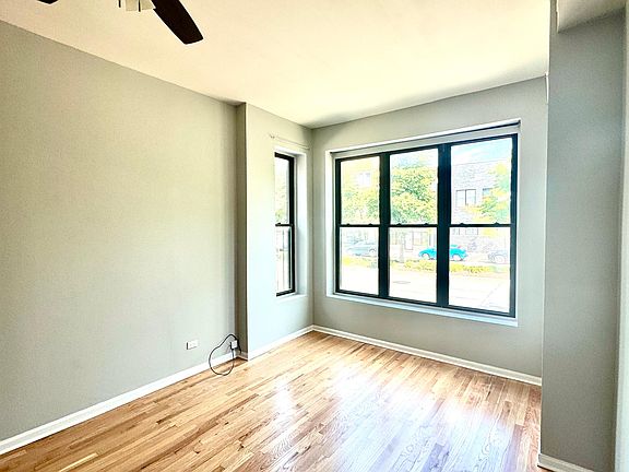 4th image of 532 N Ashland Ave #1