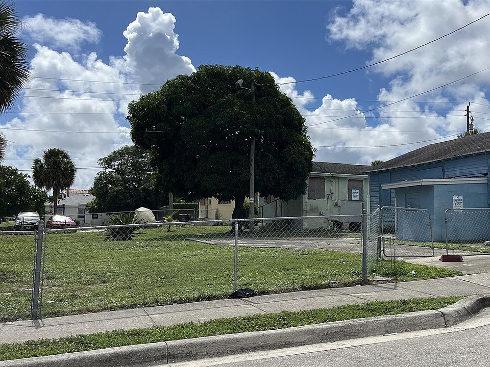 2nd image of 706 13th Street