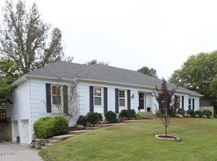 6712 Gunpowder Ln, Prospect, KY 40059