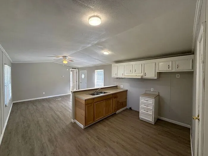 2 bed, 1.5 bath, $875 — Photo 4