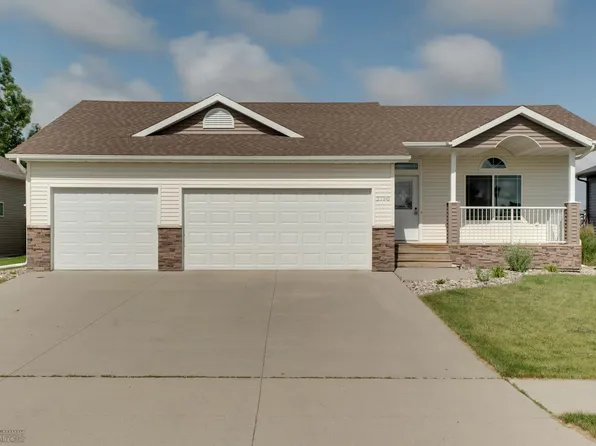 3790 Dorothea Ct S, Fargo, ND 58104