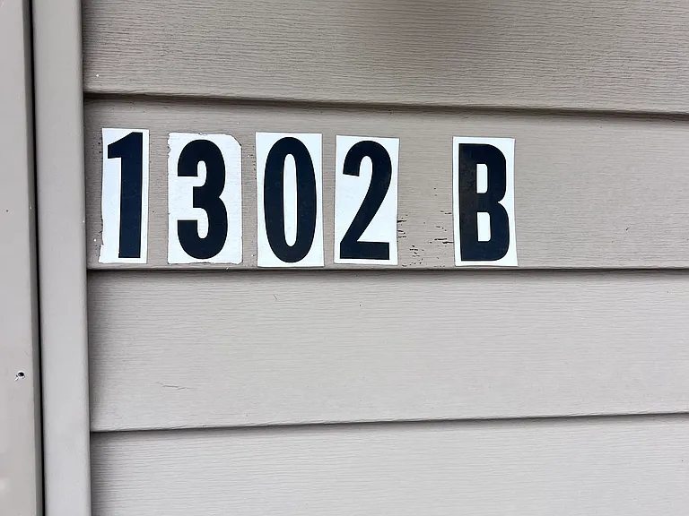 1302 Tiffany Ln #B — Photo 2