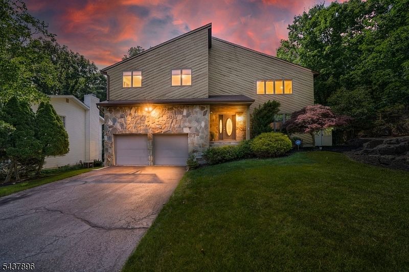 1st image of 72 Agawam Dr