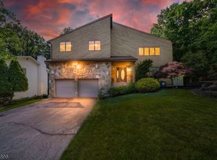 72 Agawam Dr, Wayne Twp., NJ 07470