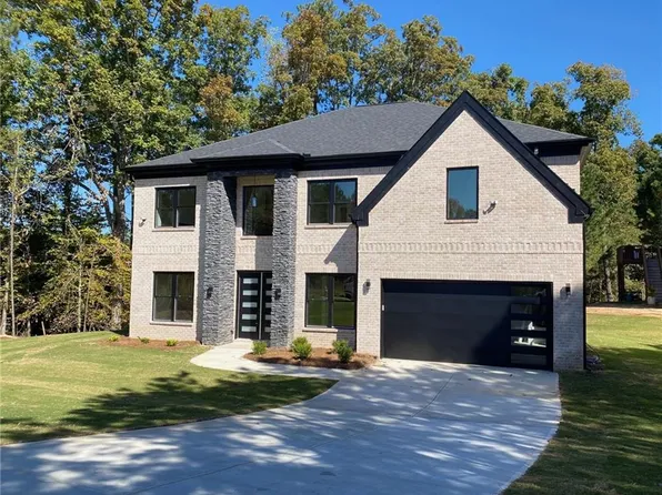210 Valerie Cir, Atlanta, GA 30349