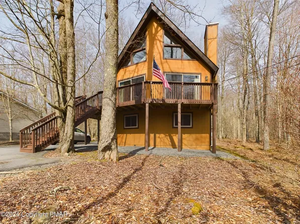 225 Maxatawny Dr, Pocono Lake, PA 18347
