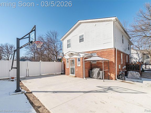 4th image of 20978 Stahelin Rd