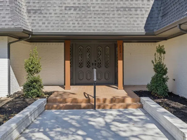 2221 Woodbrook St, Denton, TX 76205