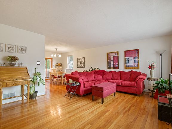 4th image of 1920 Altavue Rd