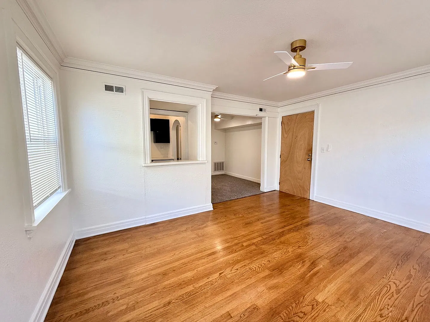 Park Crest Studio Apts — Photo 3