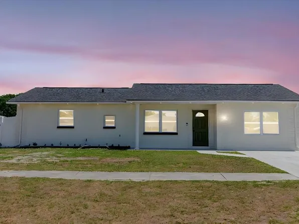 6110 16th St, Zephyrhills, FL 33542