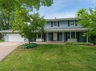 2138 Greenbrier St, Saint Paul, MN 55117