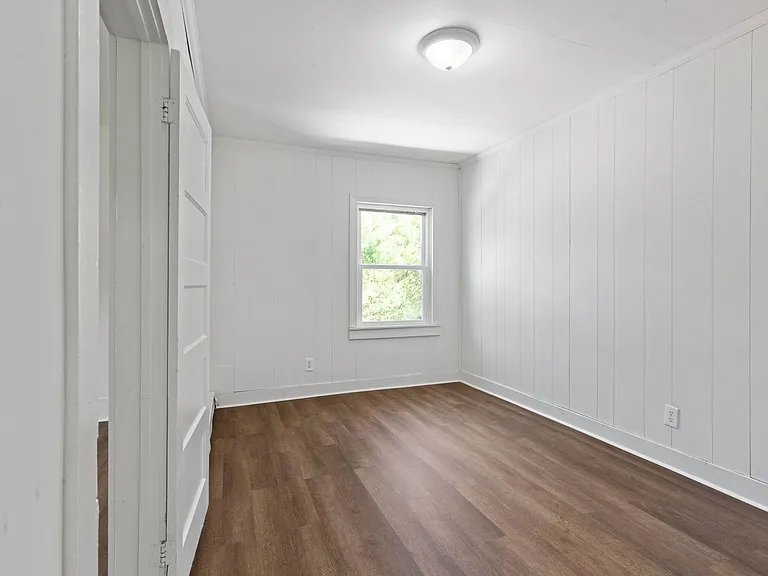 516 N Center St — Photo 10