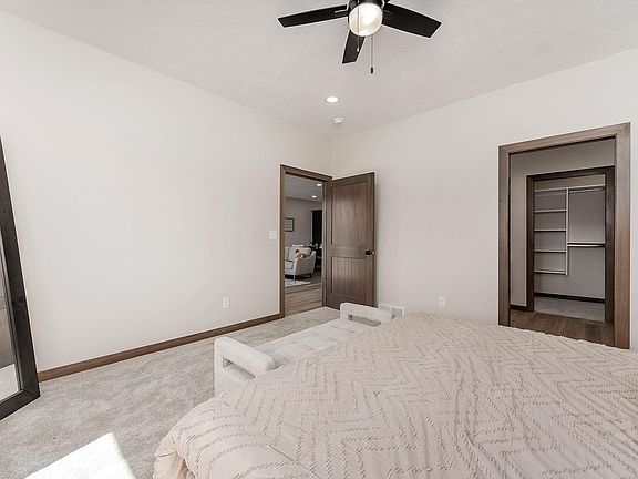 4th image of 1302 Castle St #B